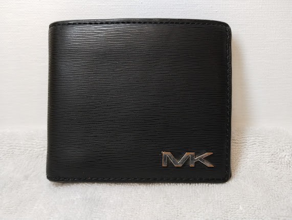 MICHAEL KORS black leather mens wallet, good condition, dual bill slots