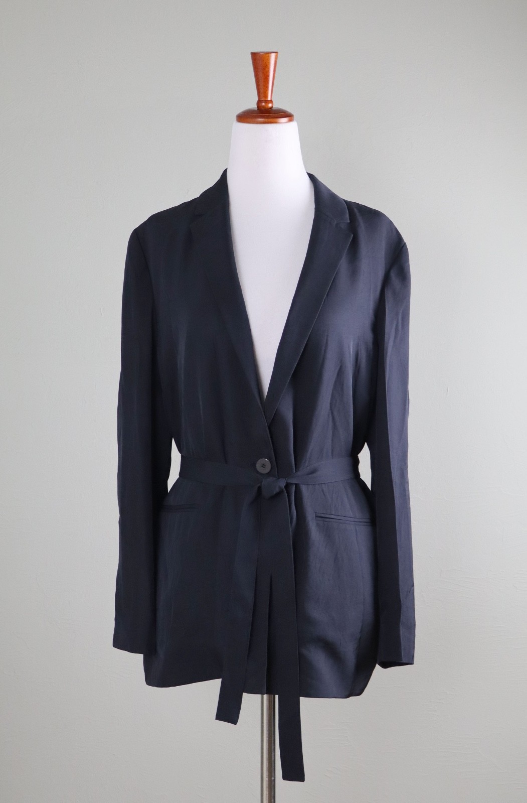 THEORY NWT $425 Elastic Back Belted Navy Jacket Top in Washed Twill Size 6