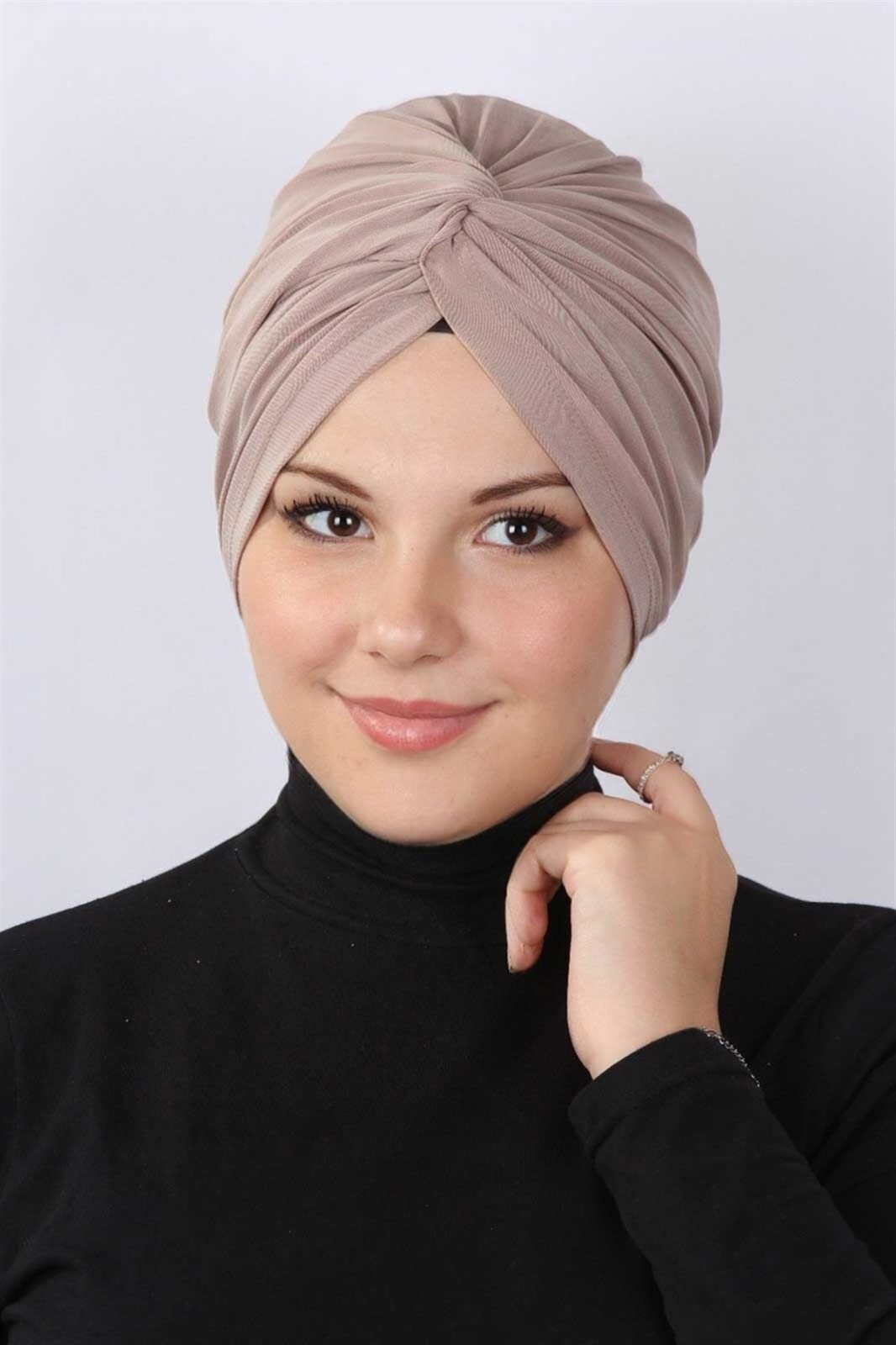 Modasuccess Twisted Bonnet