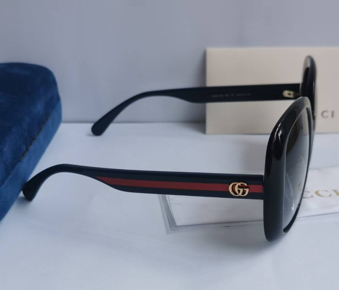 Authentic Gucci GG0714S 001 Black Blue Red Stripe Grey Sunglasses 55mm