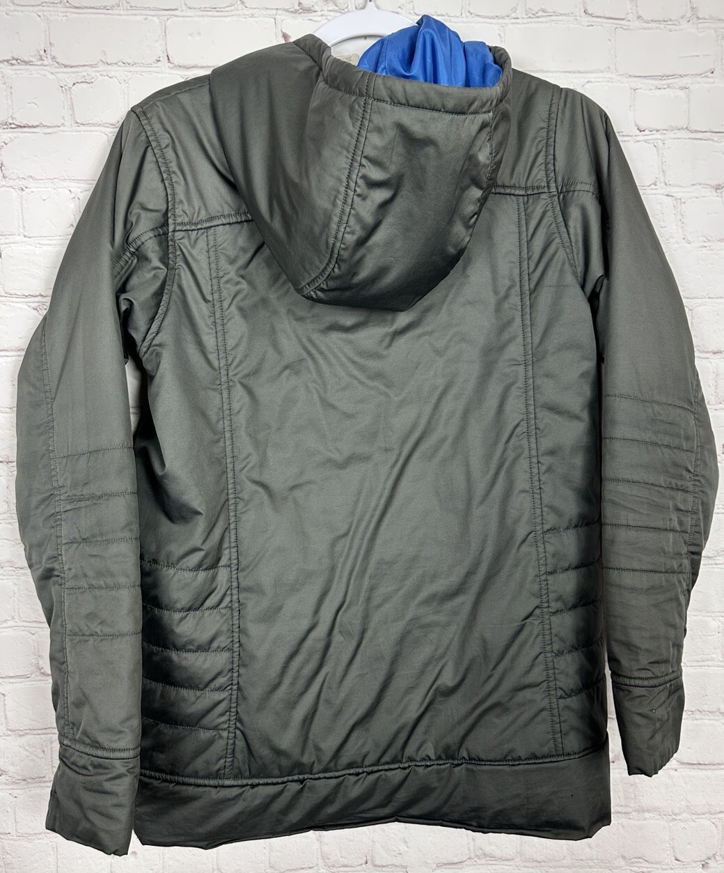 Under Armour Women’s black longer black coat sz M winter outdoor school sports