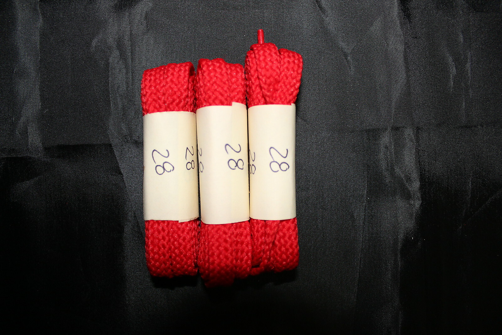 3 PAIRS OF 28″ INCHES ATHLETIC RED FLAT SHOE LACES, LADIES CHILDRENS, SMALL MASK
