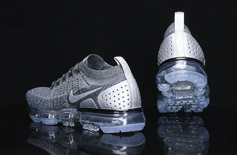 Nike Air VaporMax Flyknit 2 Men’s silver gray shoes US size 8-11