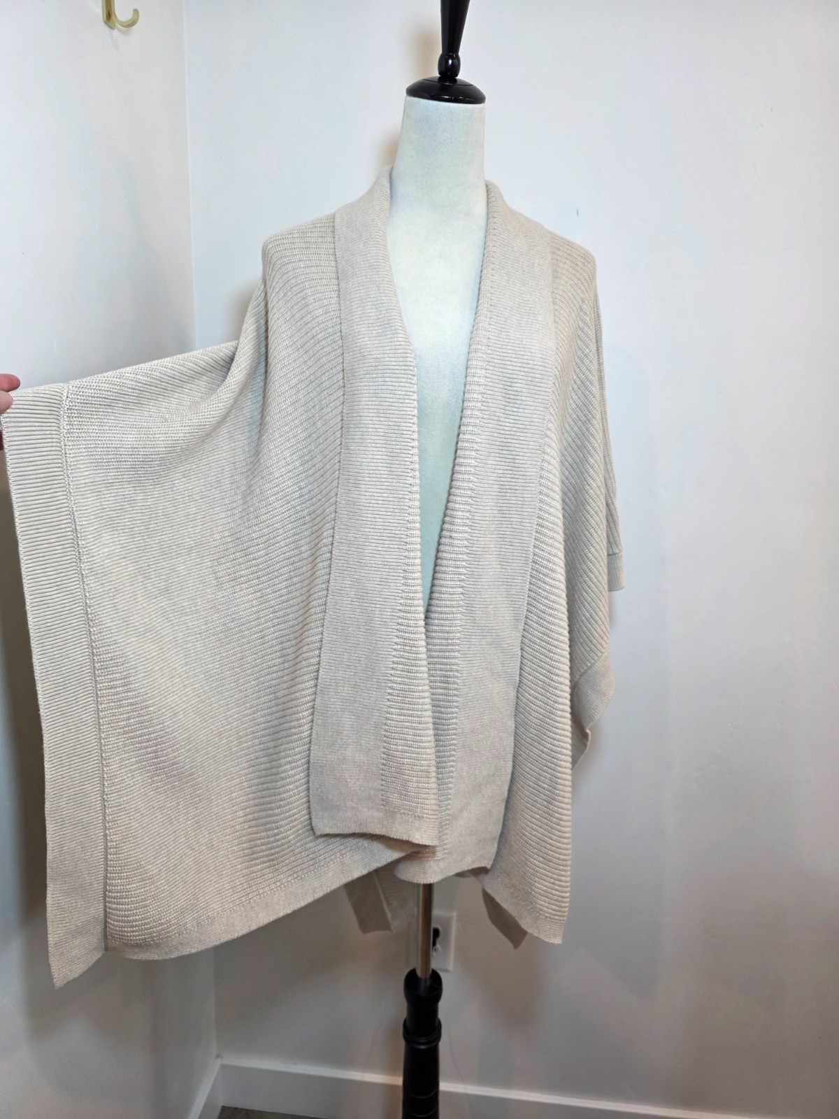 J. Jill Ruana Cape Poncho Sweater Beige One Size Neutral Cotton Blend Travel