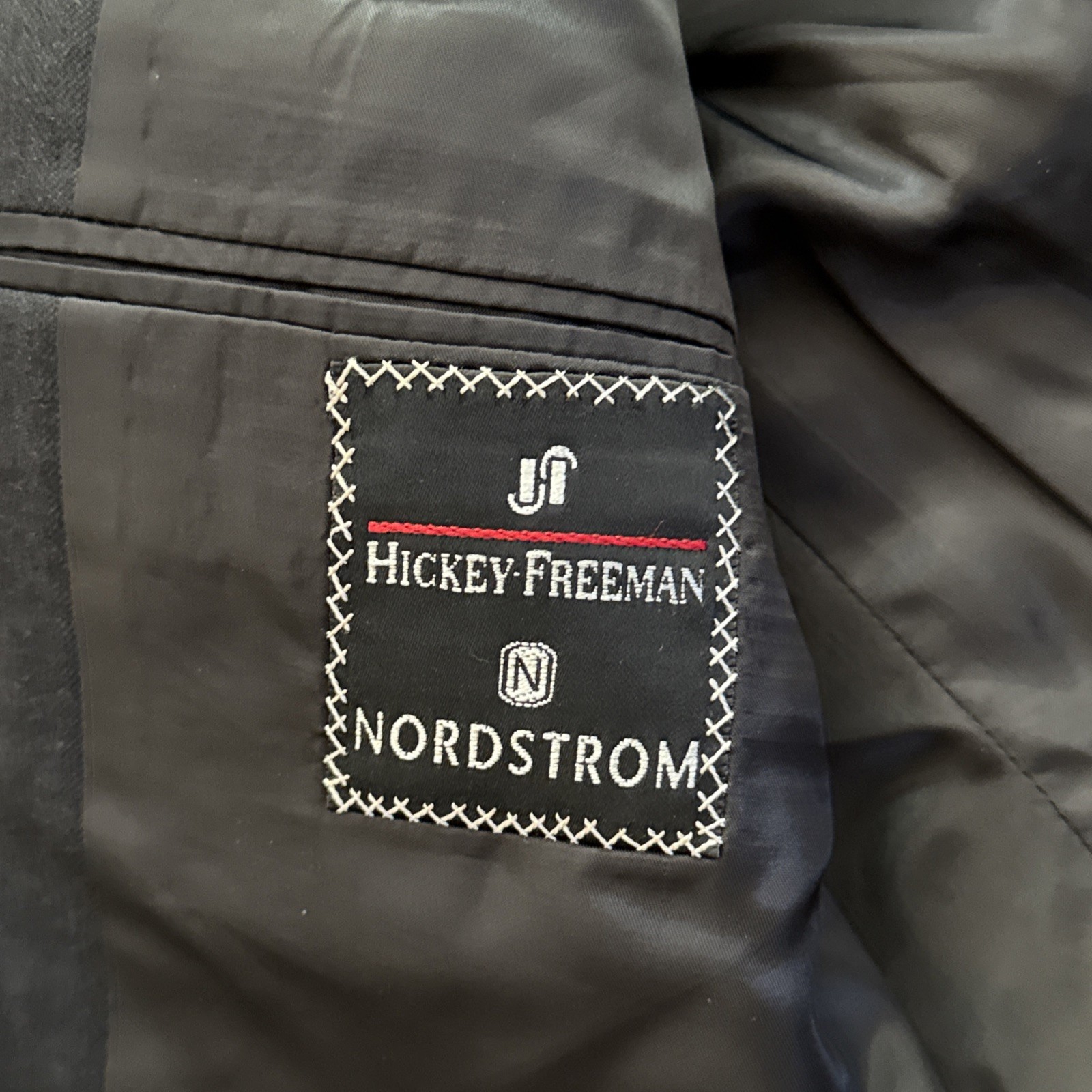 Hickey Freeman Suit Men 42R 32×31 Wool Gray Pinstripe Pleated Cuffed USA