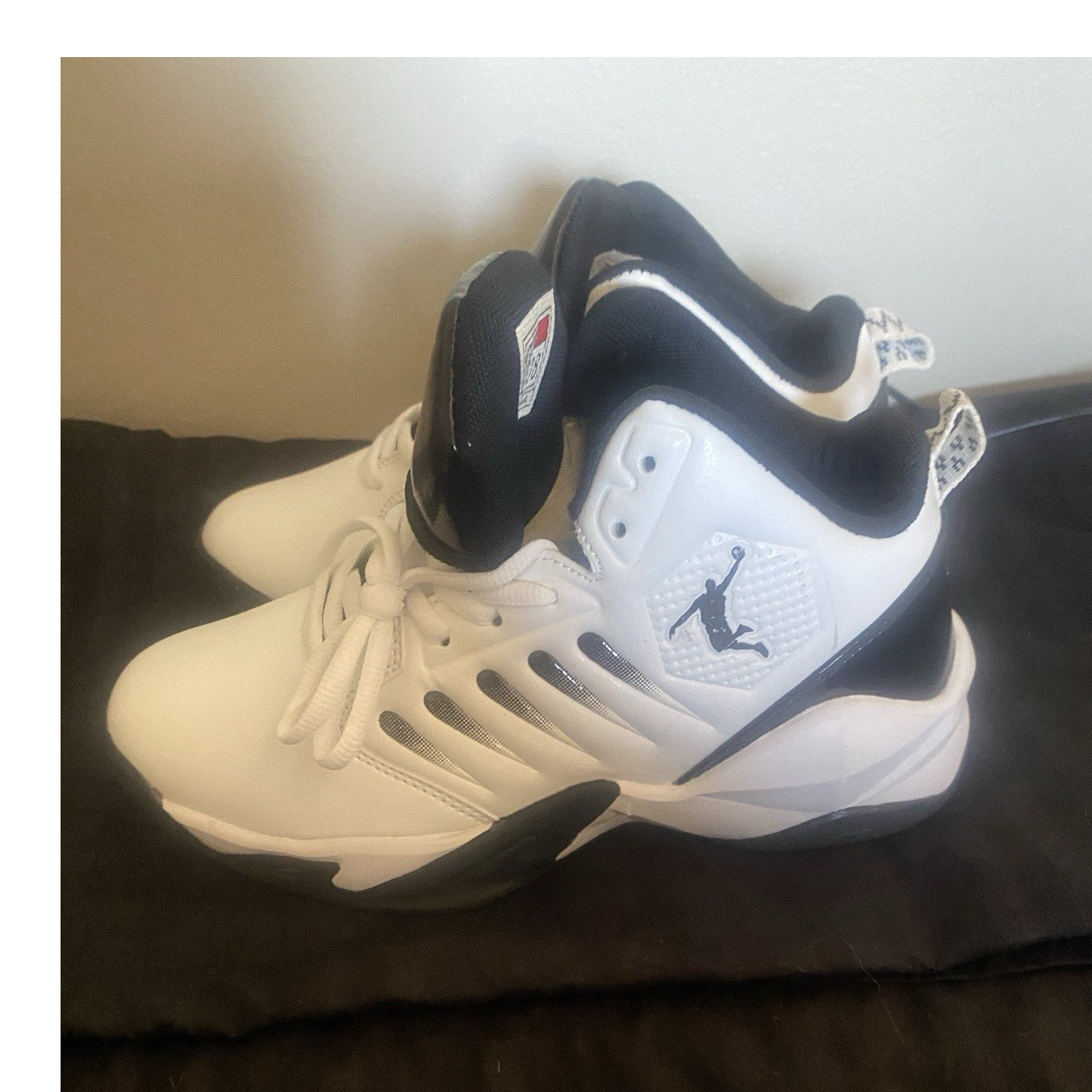 Shaq Mid Top Colorblock Lace-Up Basketball Sneakers White Black Men’s