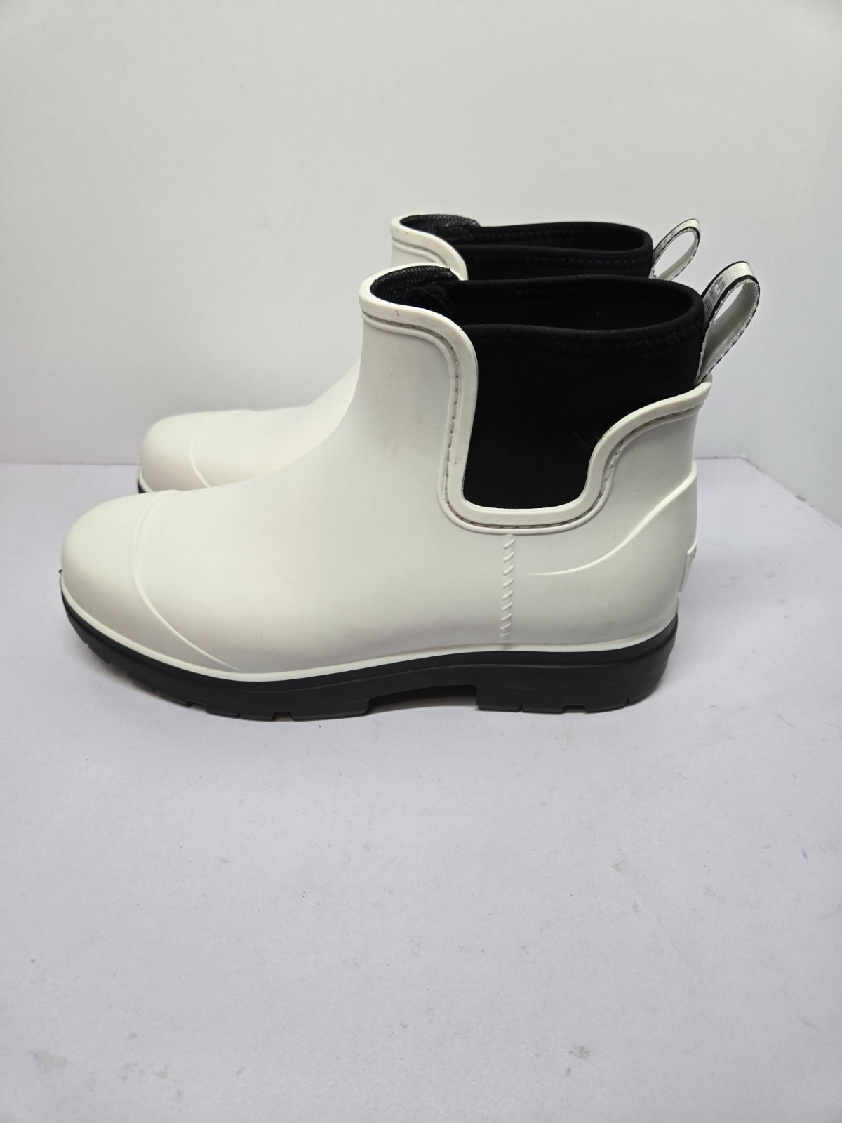 UGG Women’s Droplet Waterproof Rain Boots | White | Size 9 | Lug Sole