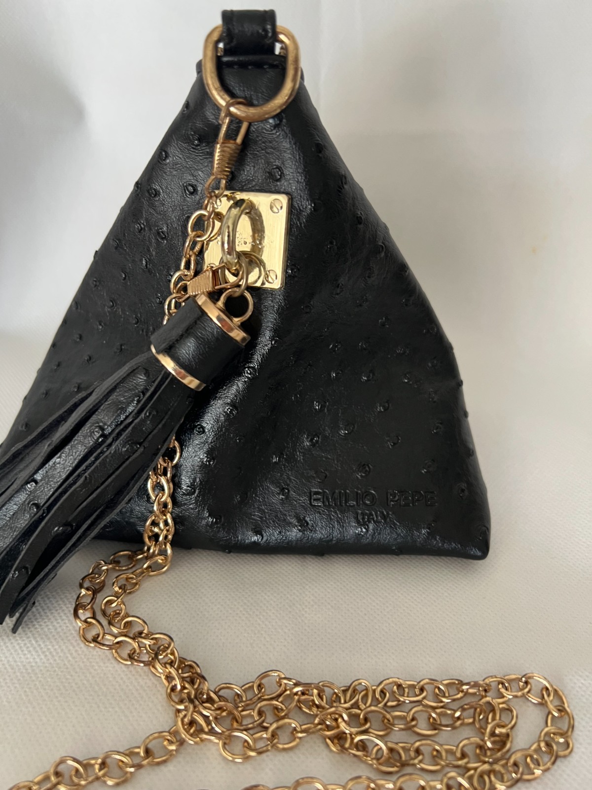 Emilio Pepe Italy Black Triangle Clutch Bag Ostrich Embossed Leather Chain Tasse