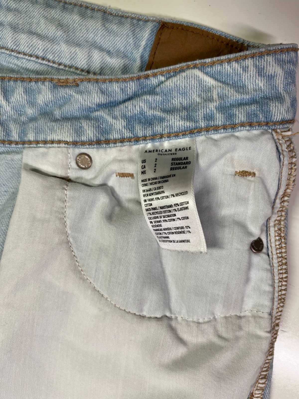 American Eagle Size 2 Strigid Mom Jeans Distressed Light Wash