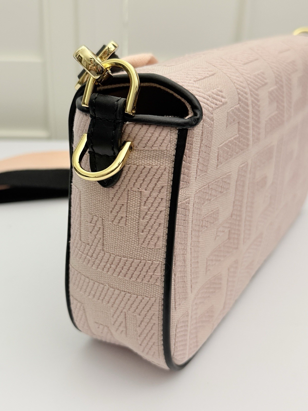 ⭐FENDI | Rosa Quarzo PINK | FF Logo | Shoulder/Handbag Baguette