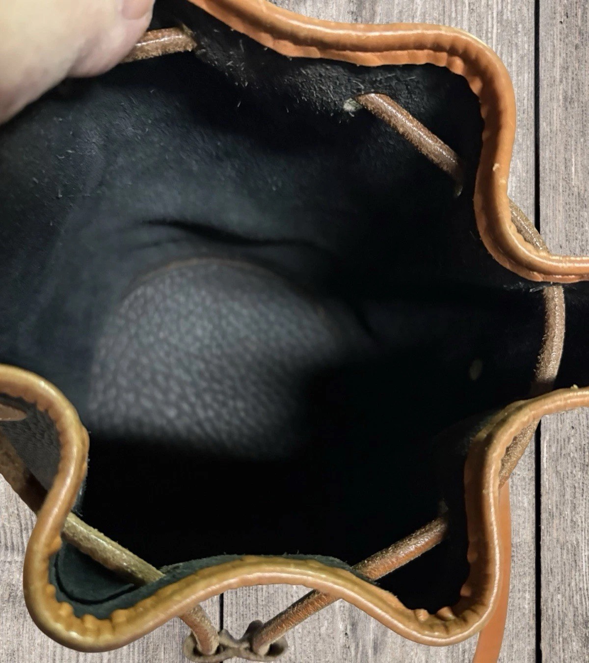Dooney Bourke Vintage Black Small Drawstring Bucket Shoulder Bag Leather Retro