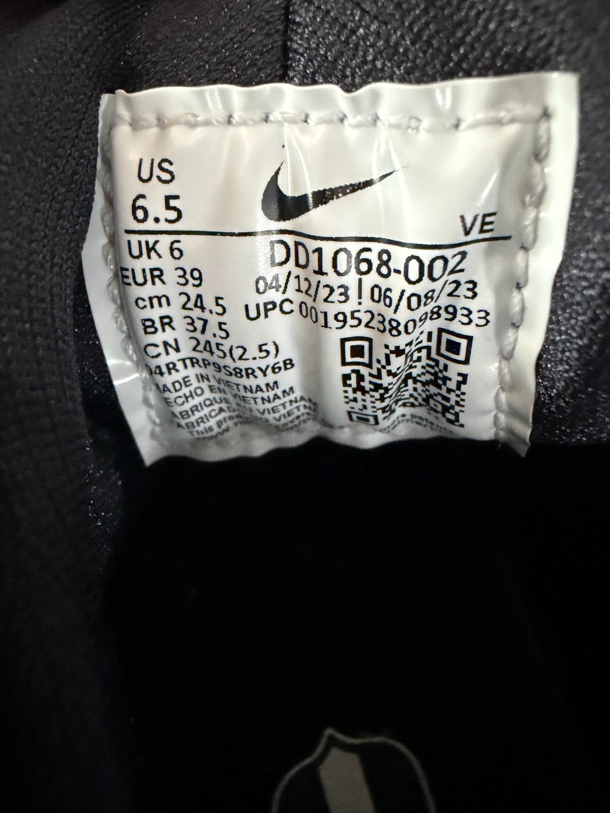Nike Air Huarache (Triple Black) Men’s Size 6.5