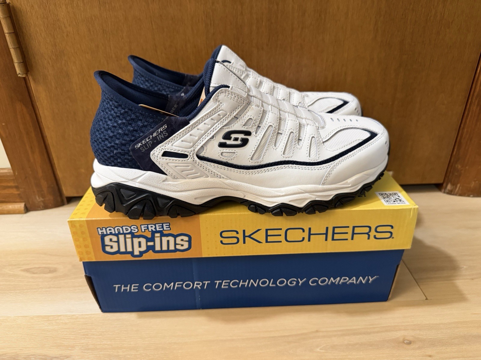 Skechers Mens Slip-Ins After Burn Grill Captain Sneakers White/Navy Size 10.5
