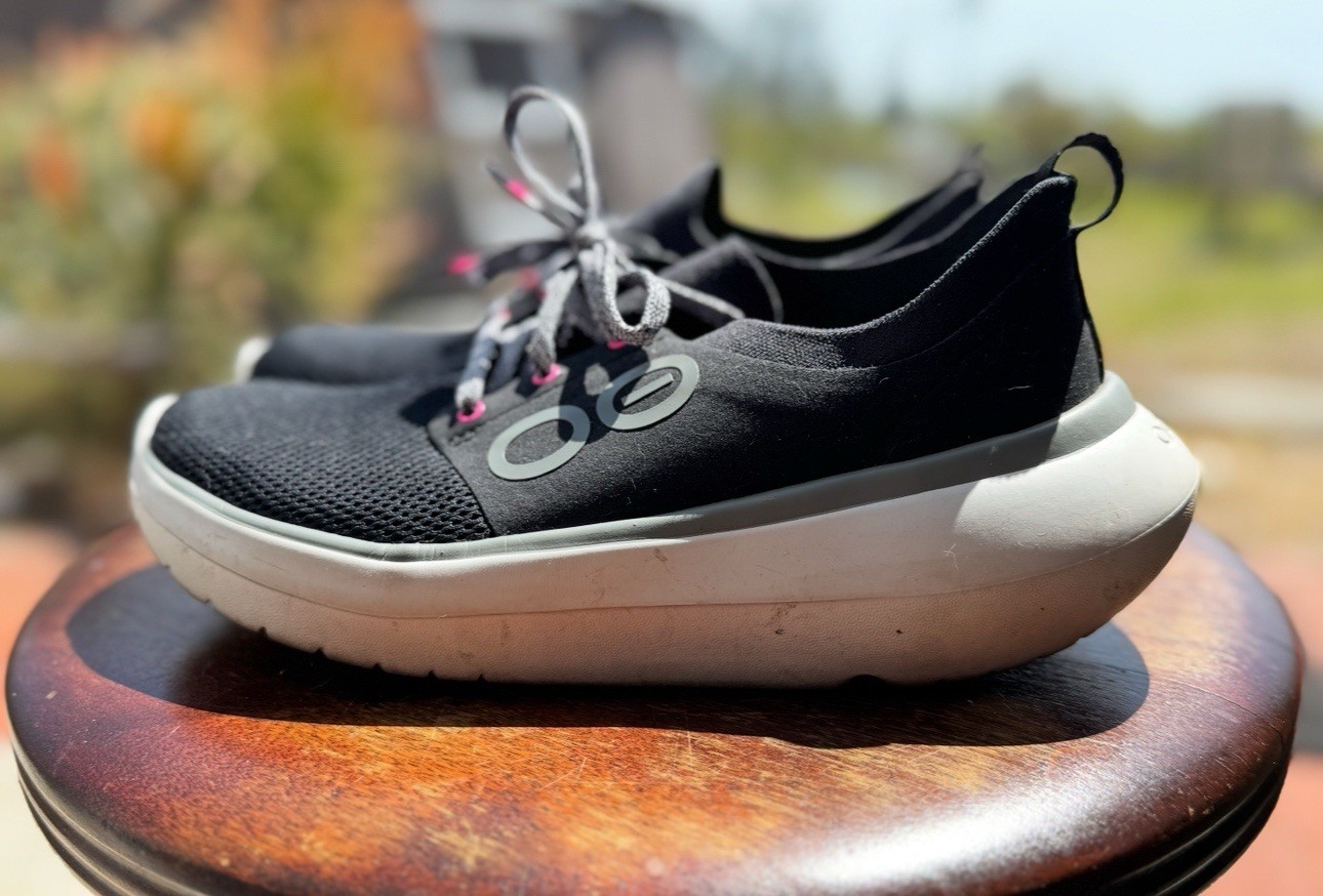 Oofos Women’s Size 8 Oomy Stride Black White $160 MSRP
