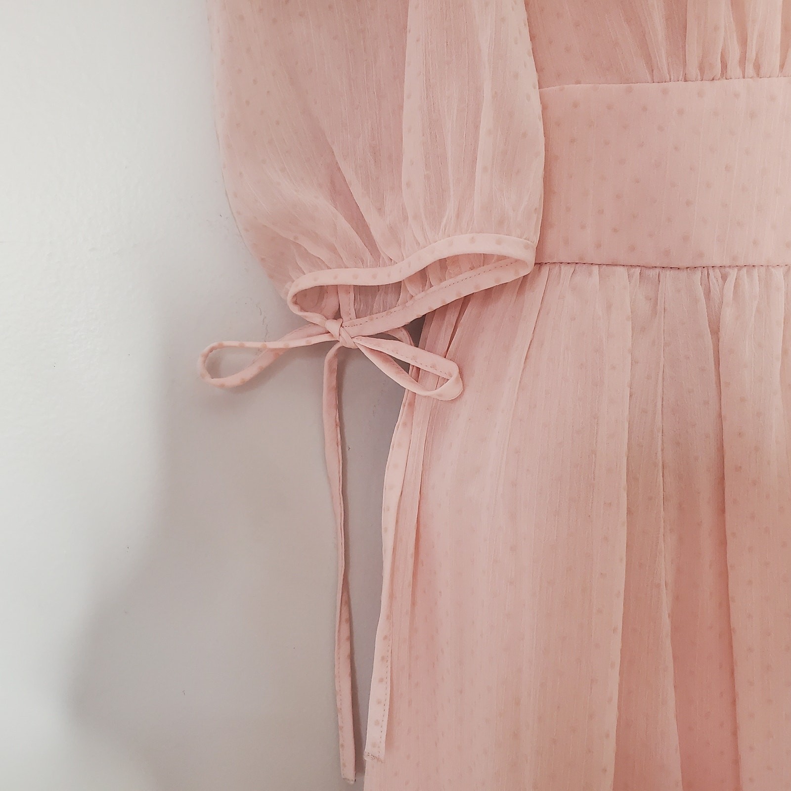Gal Meets Glam Louise Swiss Dot Keyhole Flared Maxi Dress Powder Pink Size 6