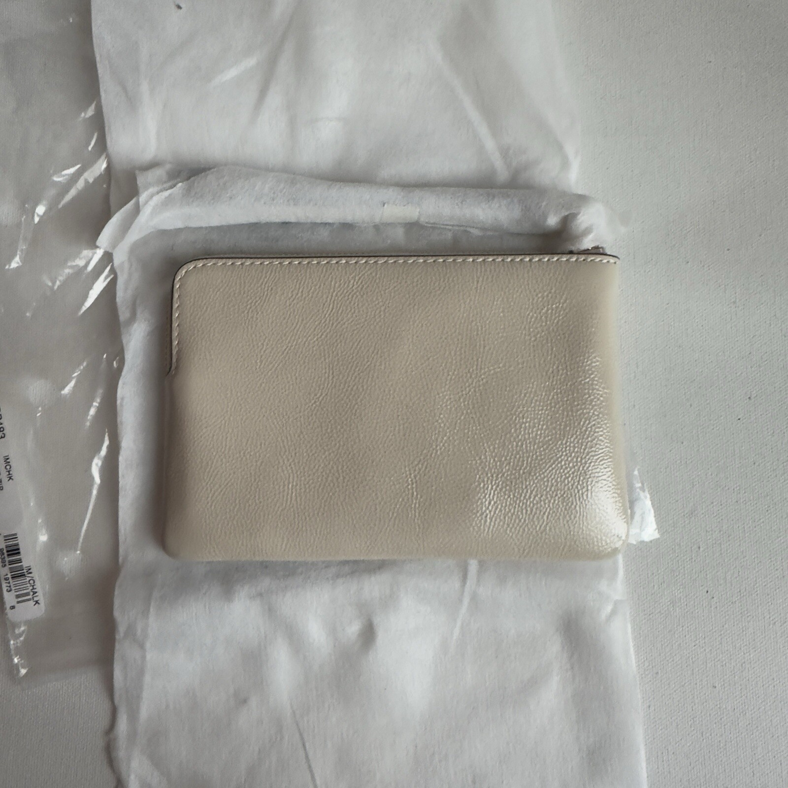 COACH CP483 Corner Zip Wristlet Chalk White Pebbled Leather Small Pouch Clutch