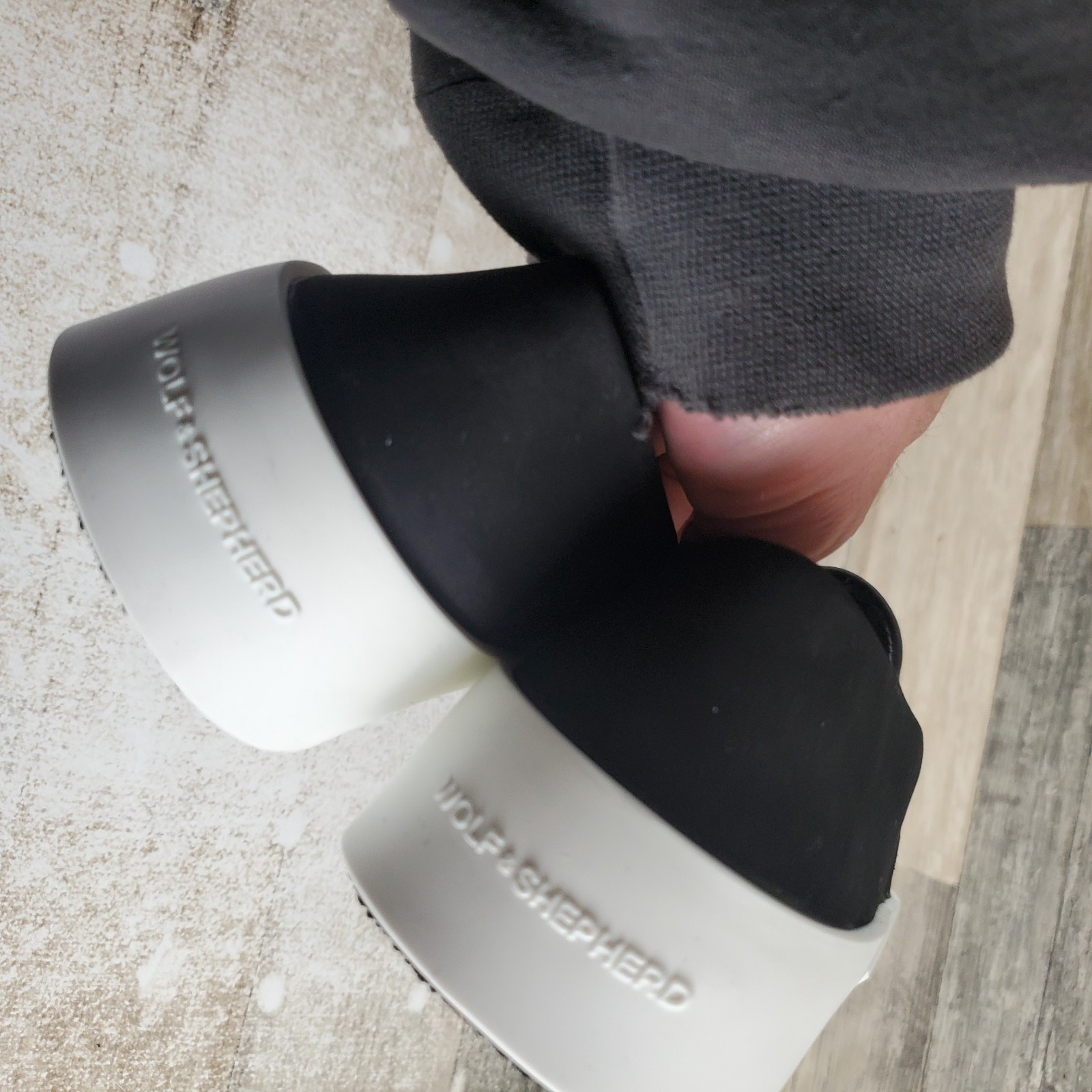 Wolf & Shepherd Cruise Shoes Sz 8 W Black Brilliant White Slip On Sneakers