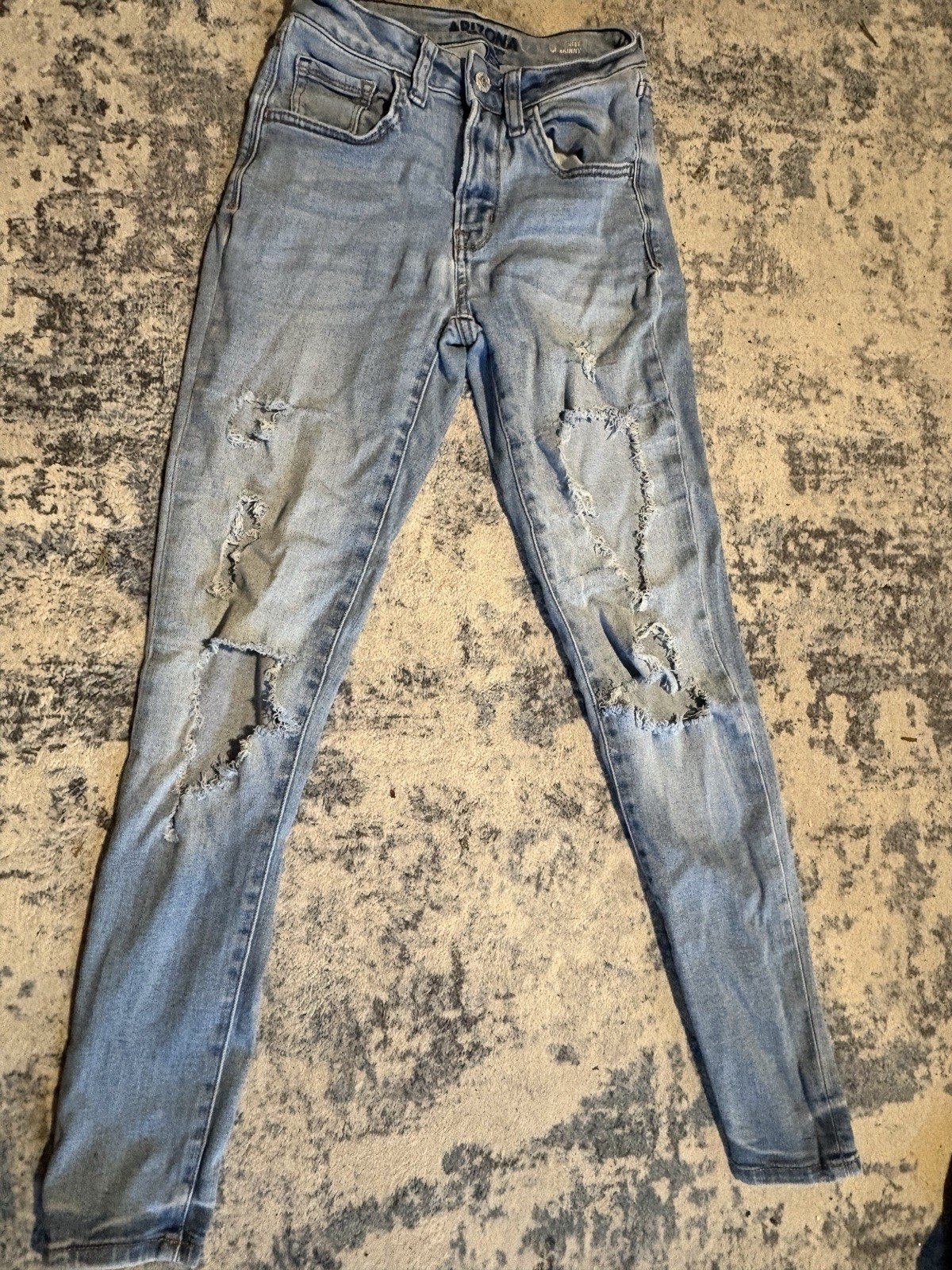Arizona Jeans Co Women’s Blue High Rise Ripped Skinny Jeans Size 0