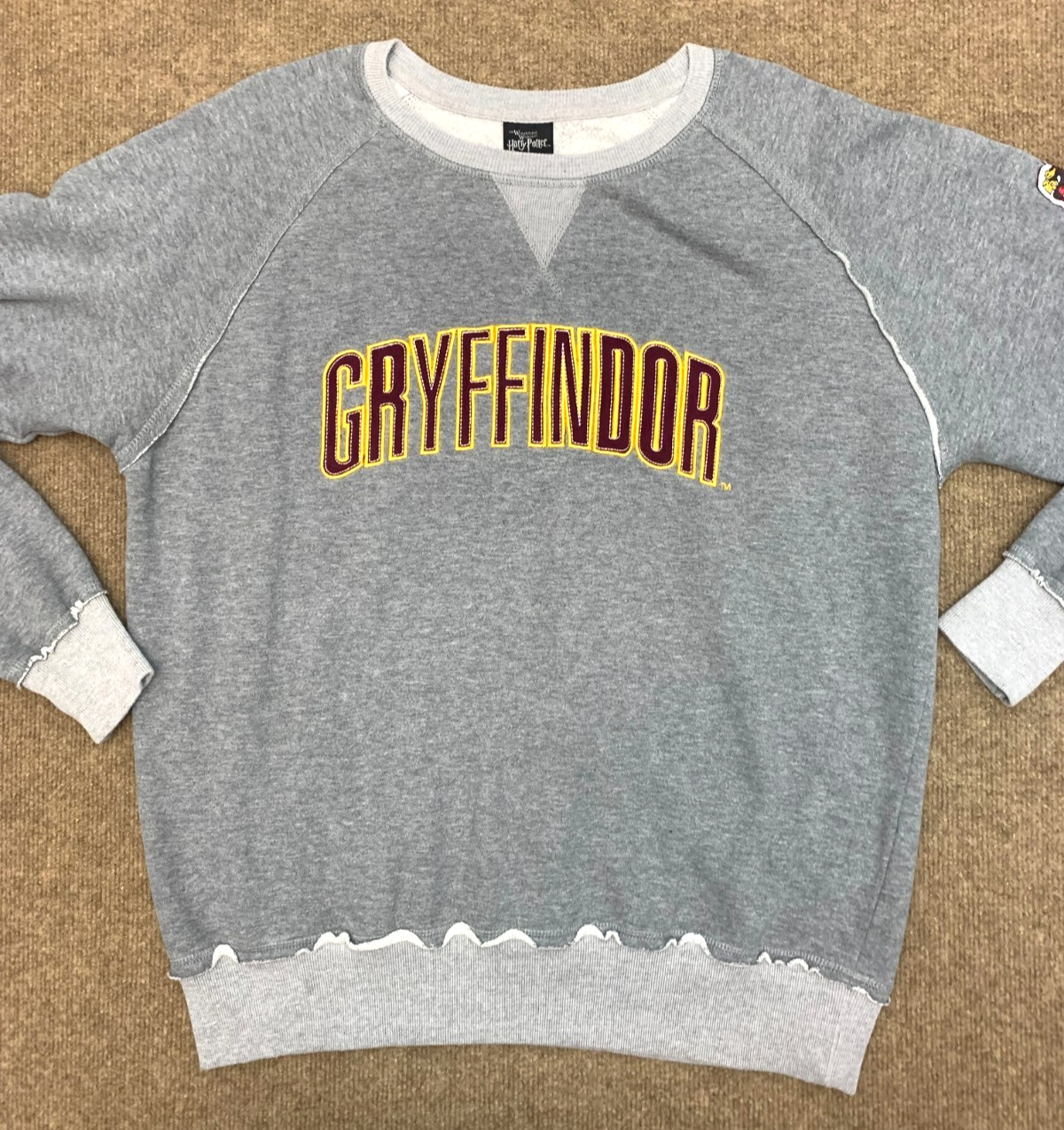 Harry Potter Gryffindor Sweatshirt Womens XL Embroidered Spell-Out Hogwarts Crew