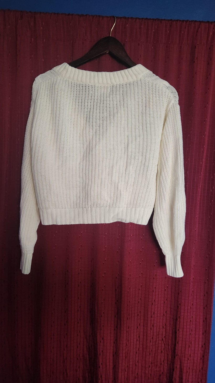 ambiance apparel cropped sweater L