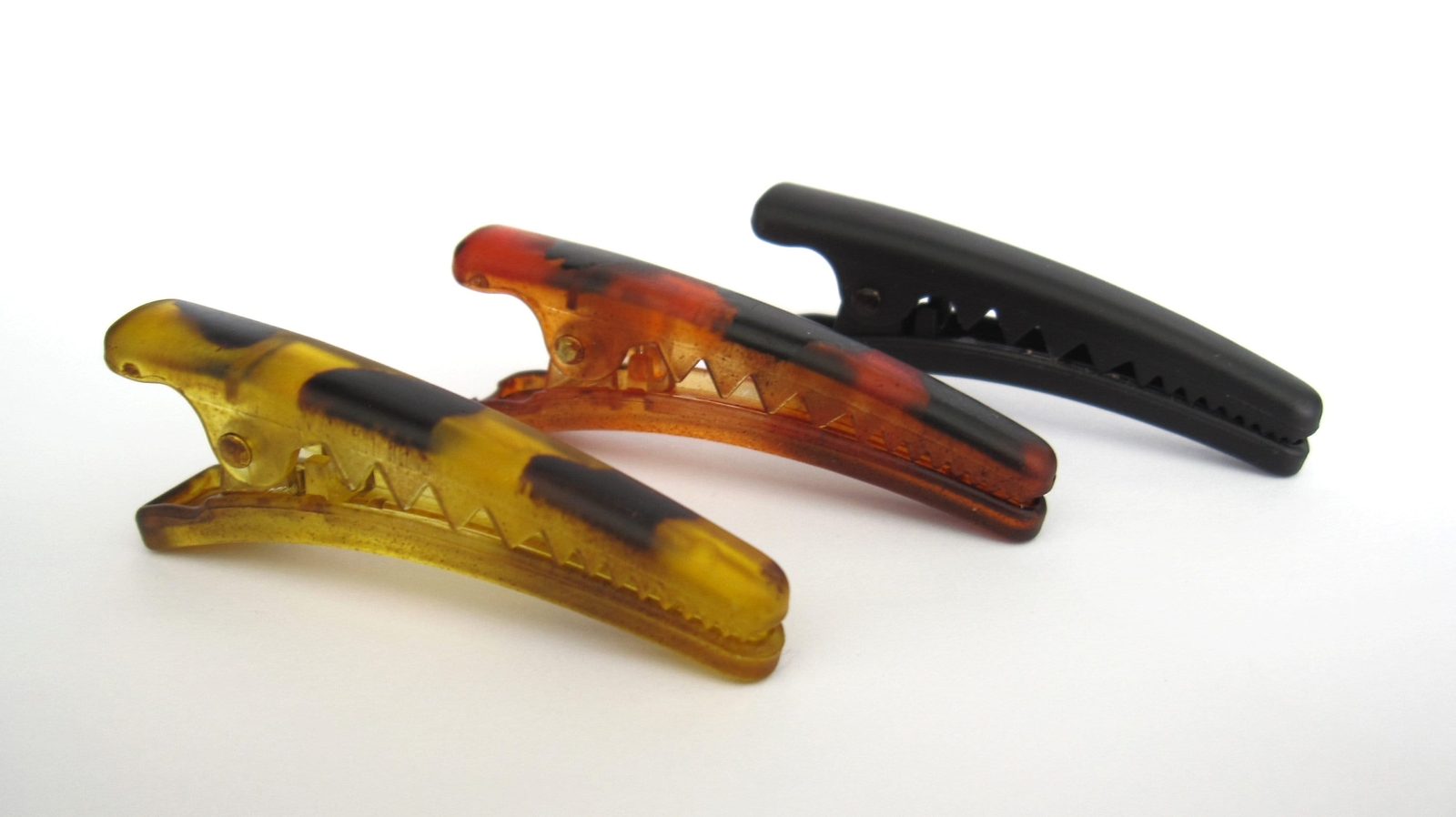 2 1/4 inch black auburn golden acrylic alligator hair clip fine thin hair