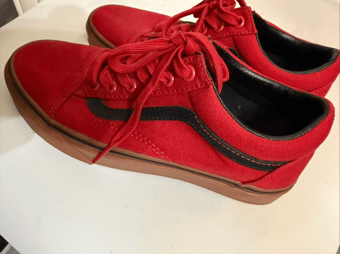 Vans Unisex Old Skool Skateboarding Canvas Sneakers Red Men 5.5/Women 7 NWOT