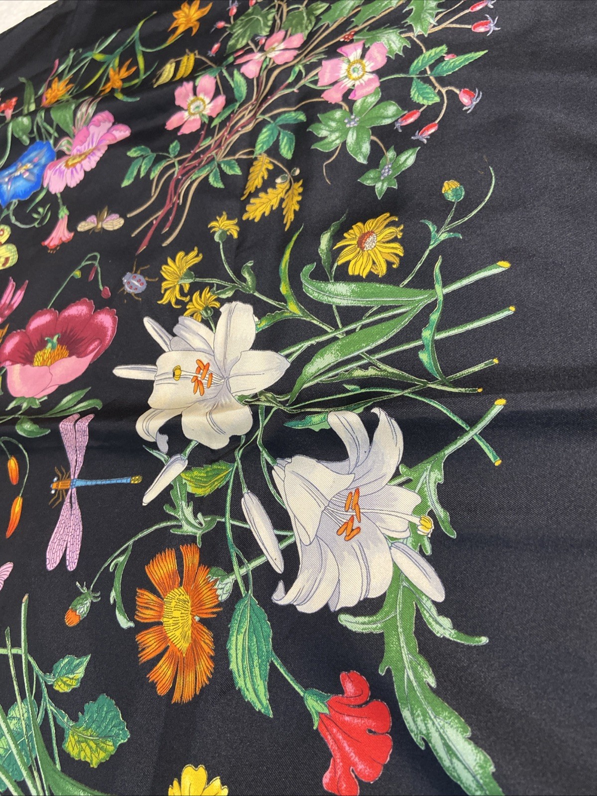 GUCCI Flora Silk Scarf 33in Flower Botanical Pattern Classic Luxury Italy