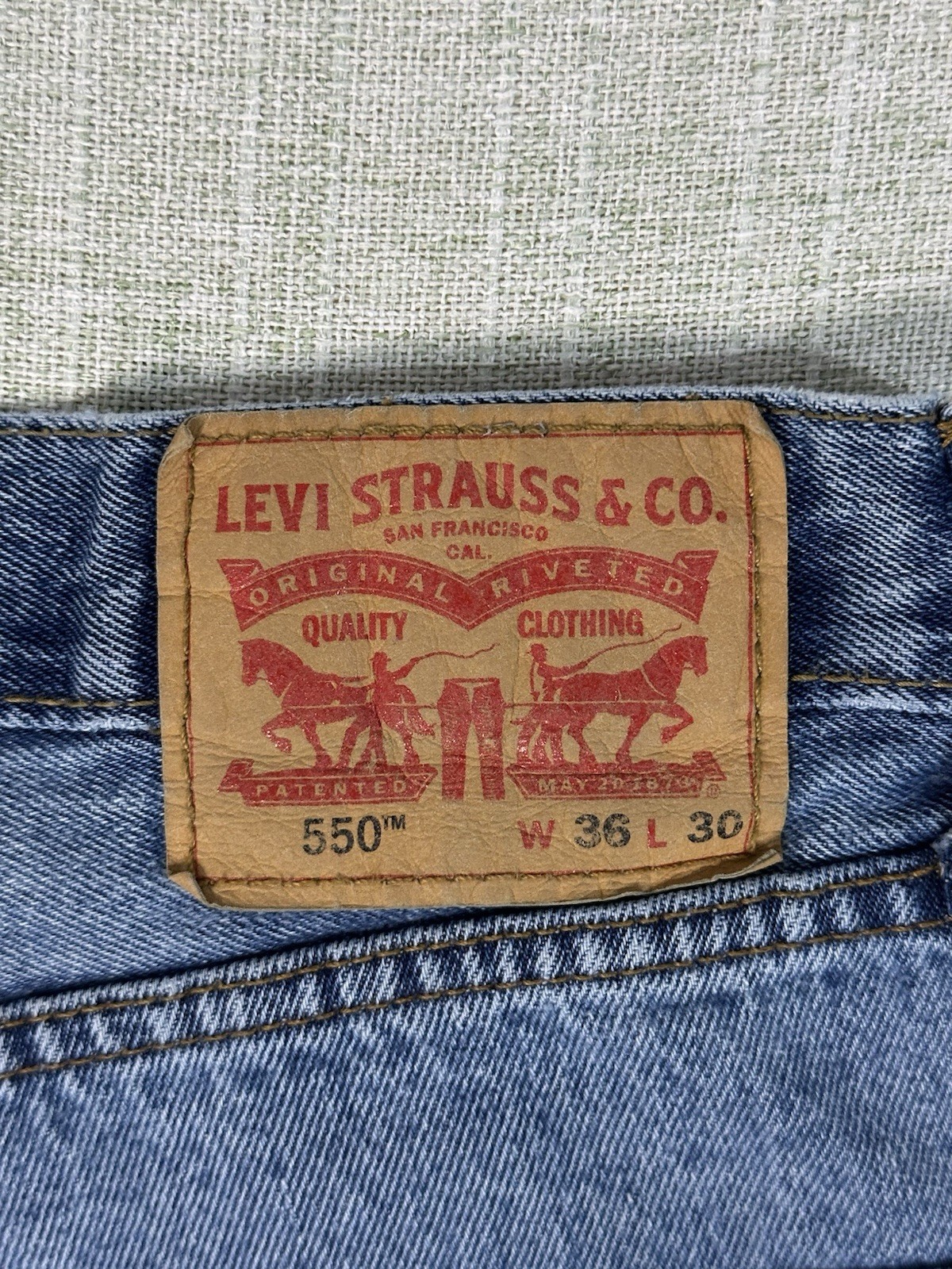 Levi’s 550 Relaxed Fit Medium Blue 100% Cotton Denim Jeans Men’s 36X30