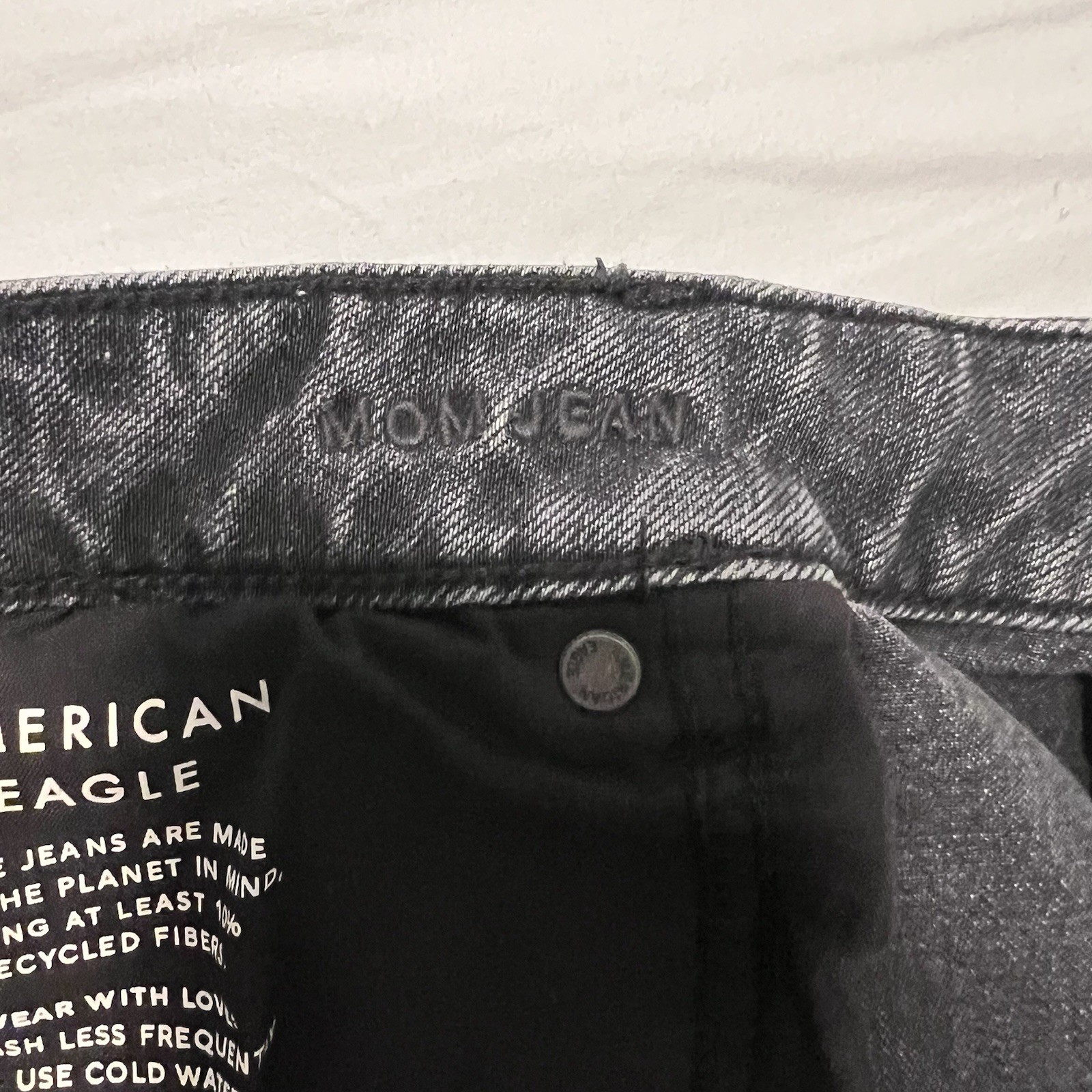 American Eagle Mom Jeans Women’s Size 16 Short Strigid Black