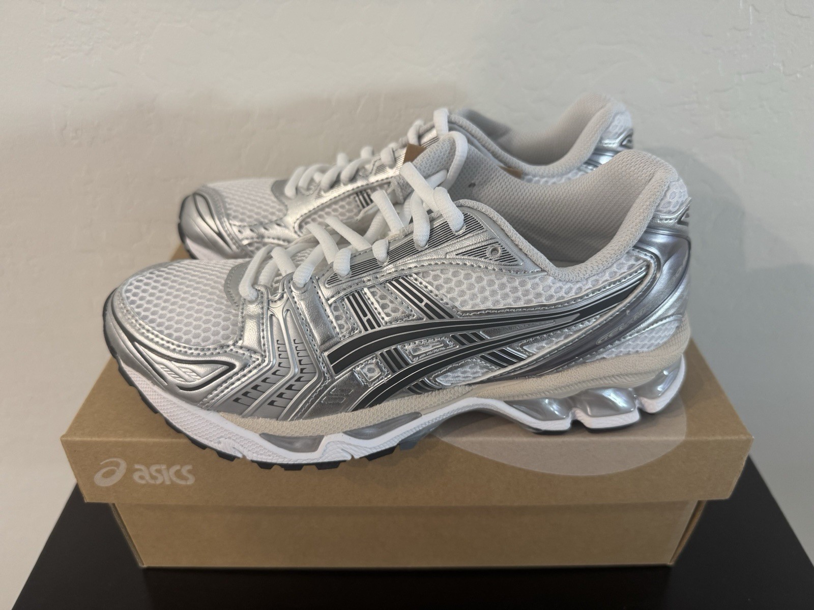 ASICS GEL-KAYANO 14 White Graphite Grey 1203A537-110 Men’s 4.5 Women’s 6