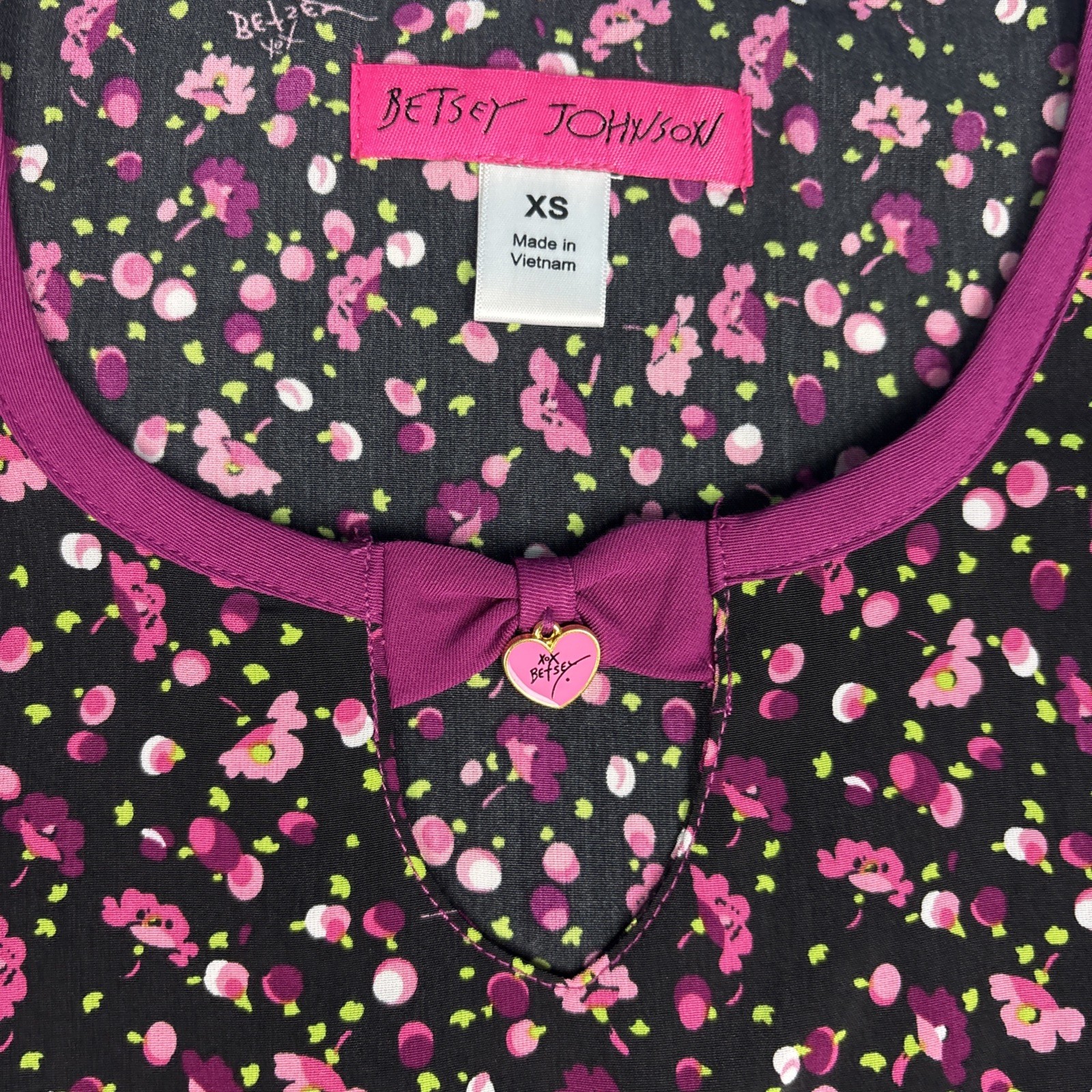 Betsy Johnson Koi Women XS Scrub Top Rose Ditsy Floral Raspberry New Tags Poly