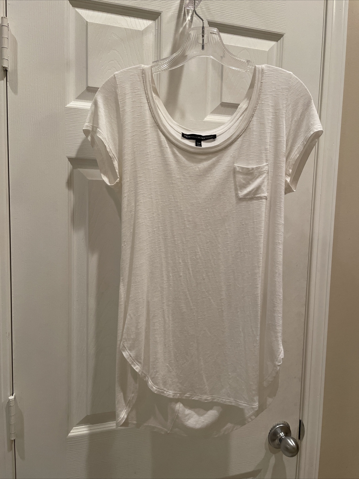 White House Black Market Sz XSP pretty white ￼Short Sleeve Top Blouse pretty