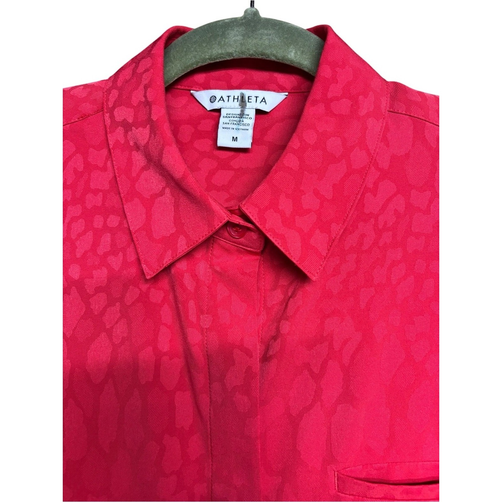 Athleta Animal Print Button Down Blouse Medium Stretch Travel Work Shirt