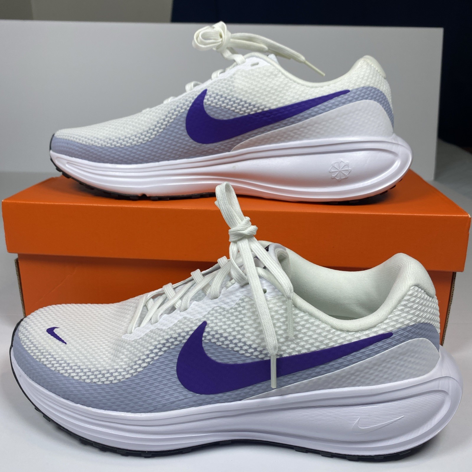 Nike Revolution 8 Women’s Running Shoes White Purple Size 9.5 Wide HQ1995-101