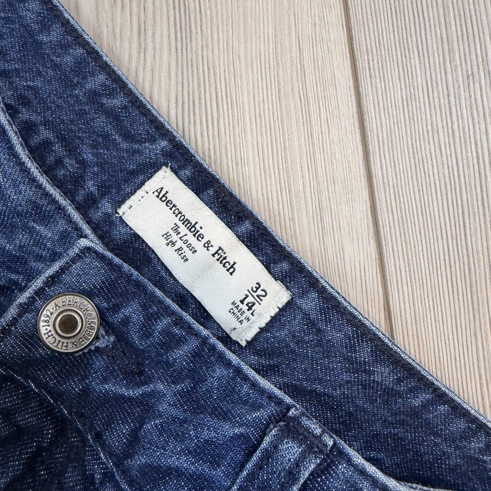 Abercrombie & Fitch 32/14L Denim The Loose High Rise Blue Jeans