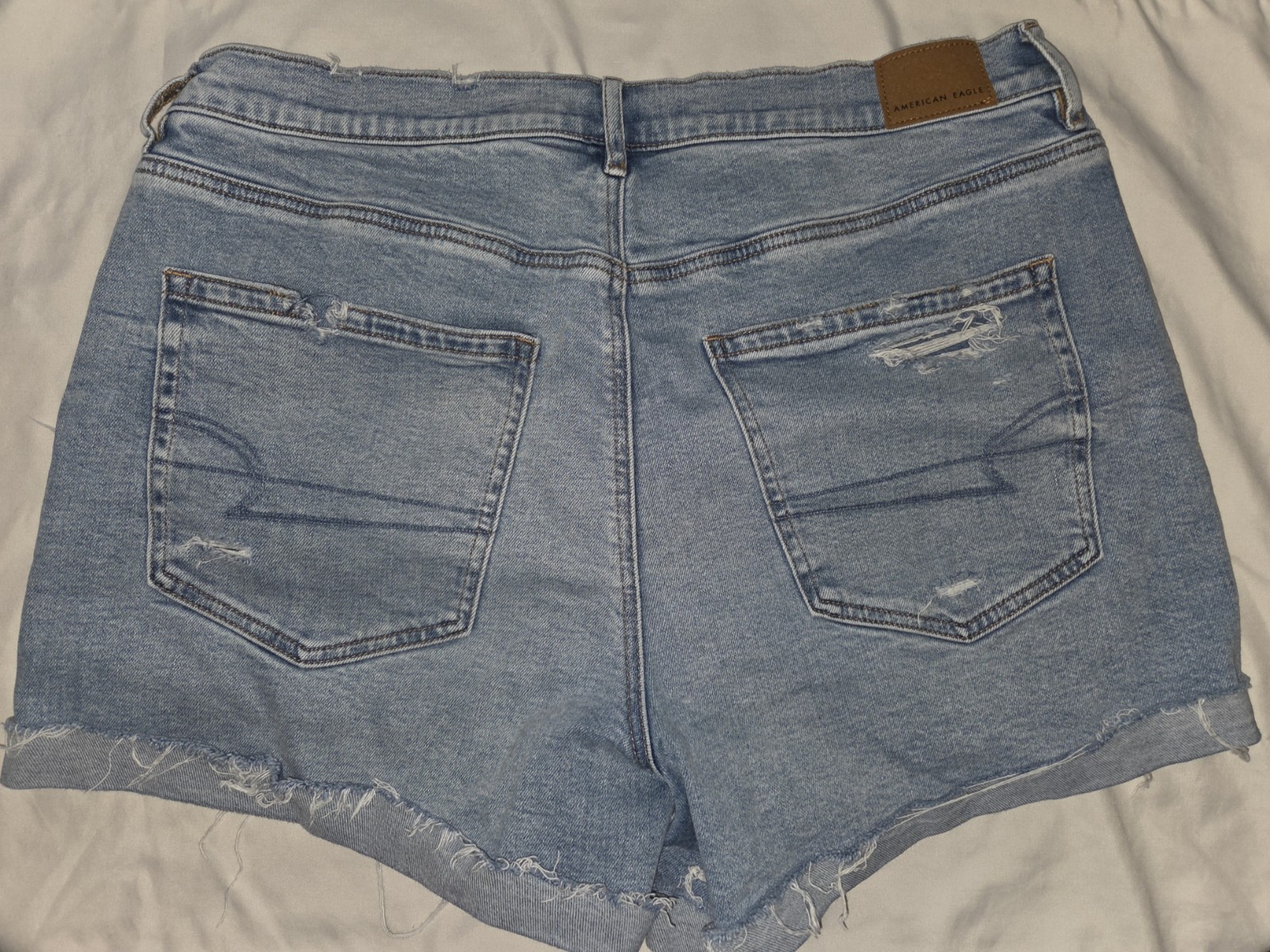 American Eagle Relaxed Short Womens 12 Light Wash Distressed Denim Cutoff Shorts