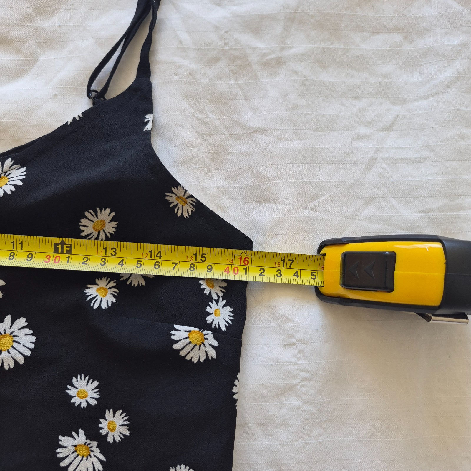 Women’s Black Daisy Floral Cami Top Adjustable Straps Button Front Size XS