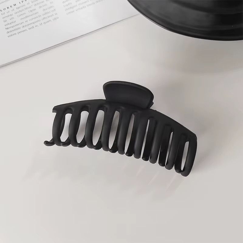 Women Elegant Black Geometric Plastic Hair Claw Lady Sweet Long Hair Holder Toot