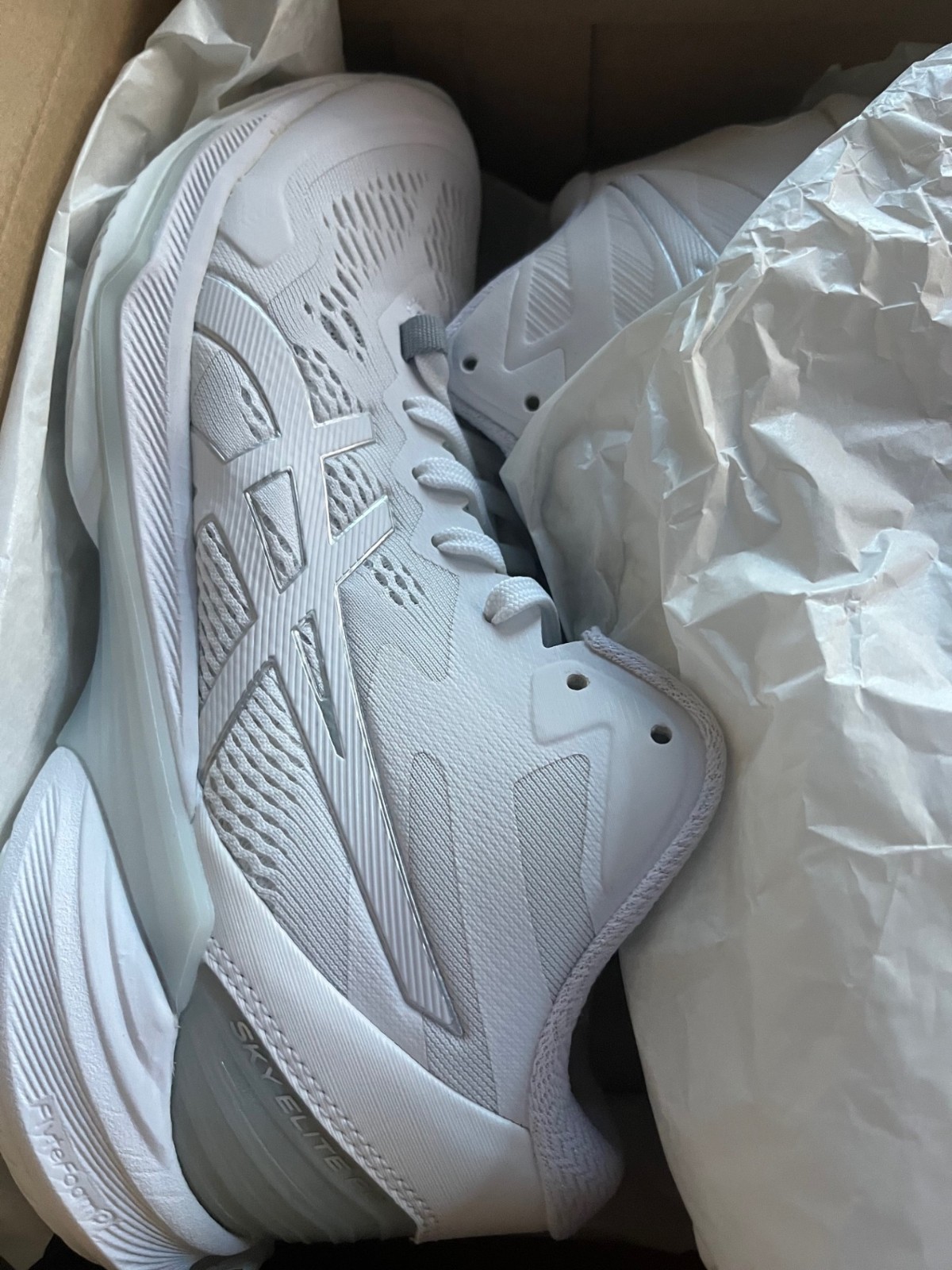 Size 8.5 – Asics Sky Elite FF MT 2 White W
