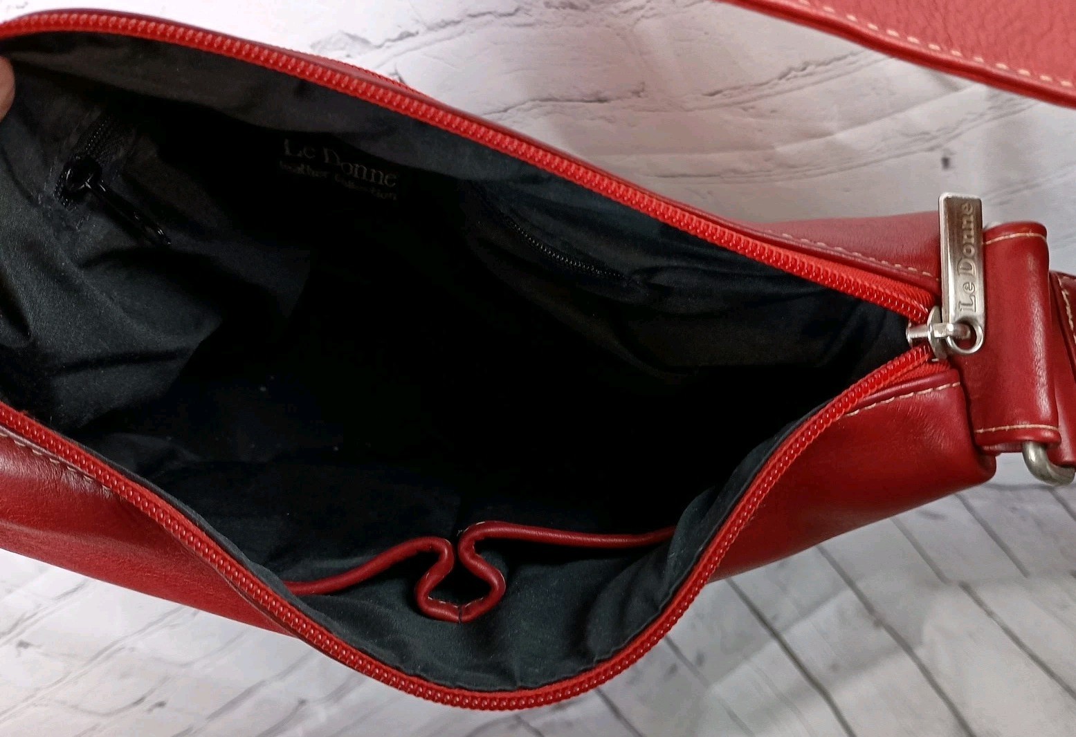 Le Donne Red Leather Shoulder Bag Purse