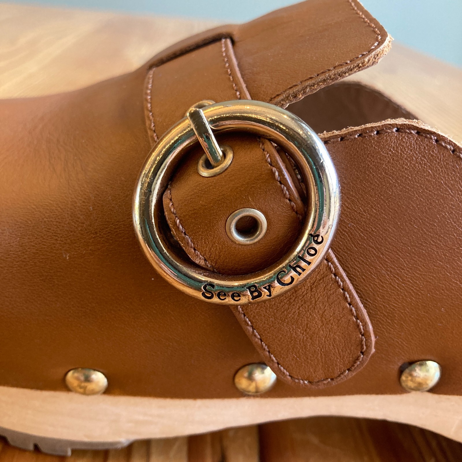 See by Chloe Cognac Brown Leather Studded Viviane Clogs – Size 40 / 9.5 – 0131AG