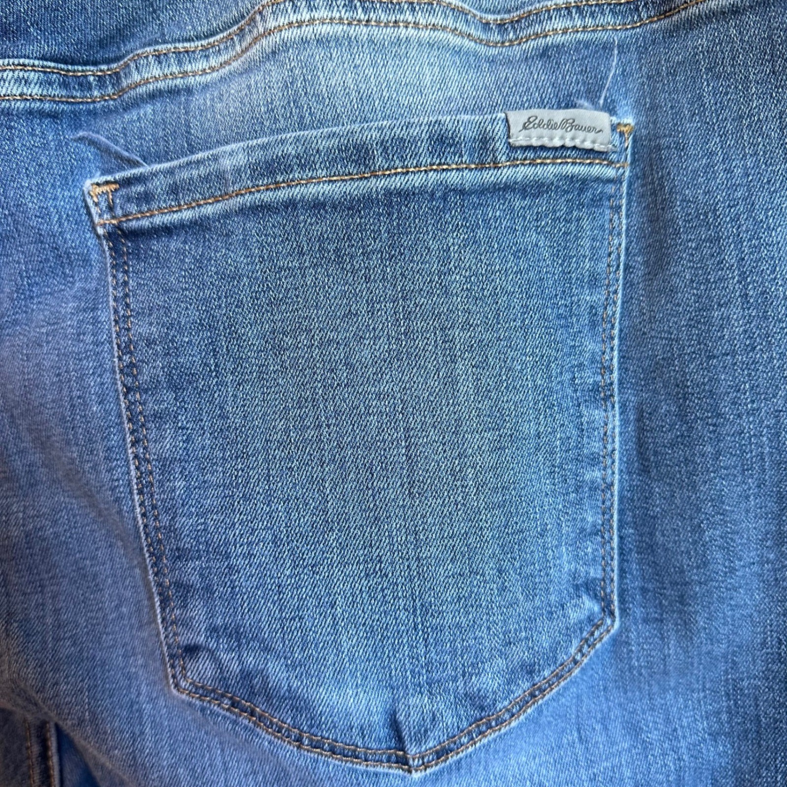 Eddie Bauer Jeans Womens 16 Blue Straight Leg Slightly Curvy Stretch Denim Pant