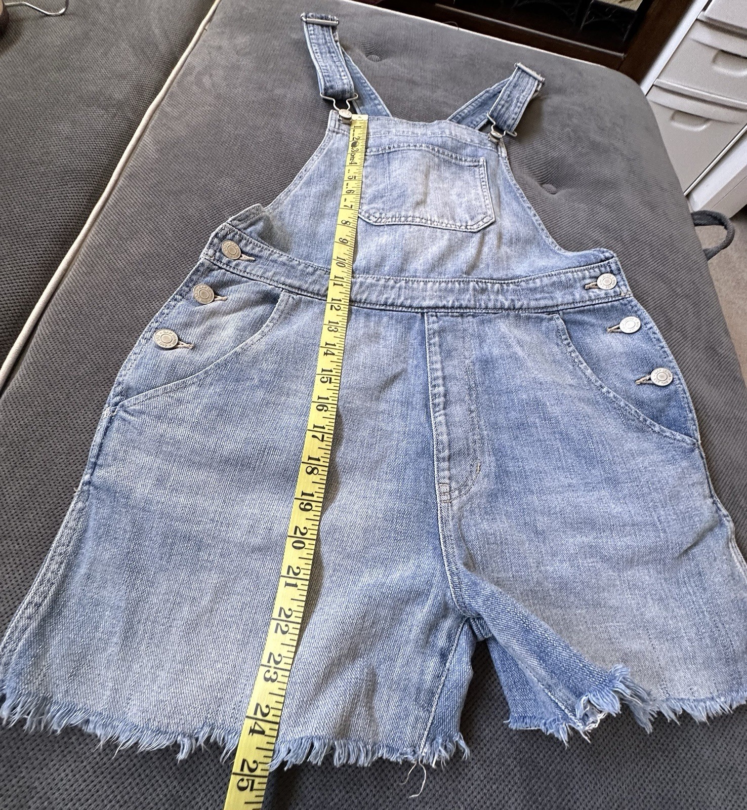 2015 GAP Overalls Cut Off Shorts Raw Hem Blue Denim Size Small