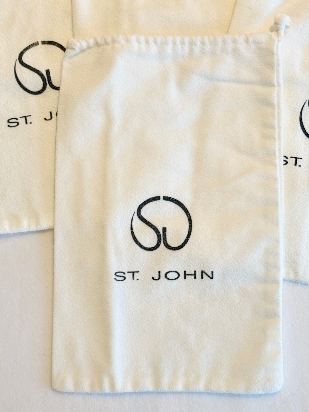 (7) ST. JOHN DUST FLANNEL DRAWSTRING BAG – BEIGE – 13″ x 8.75″