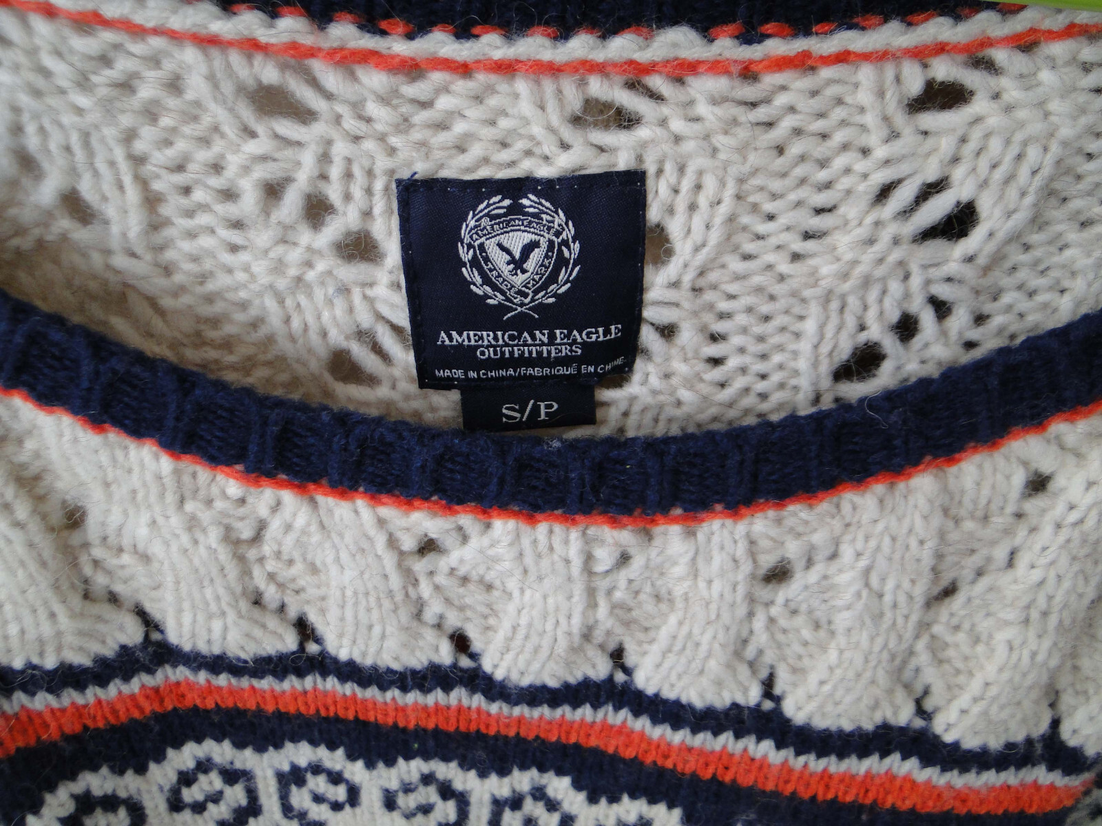 American Eagle Outfitters Crew Neck Sweater Size Small RN# 54485 CA# 03873