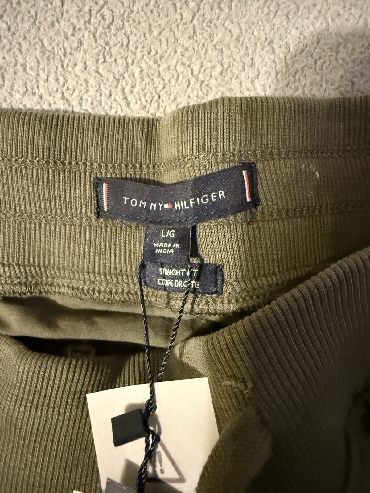 Tommy Hilfiger THFLEX Men’s Green Solid Chino Pants Straight Leg Drawstring L