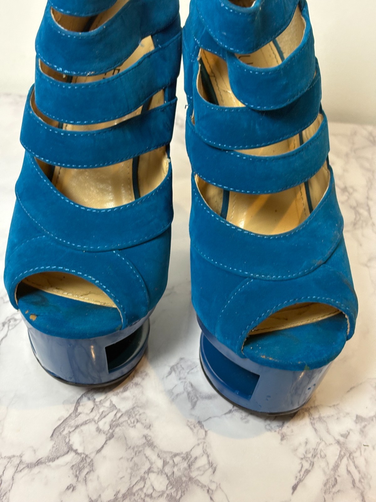 Women’s Bumper Blue Velvet PU Platform Wedged Like Heels Size 6.5