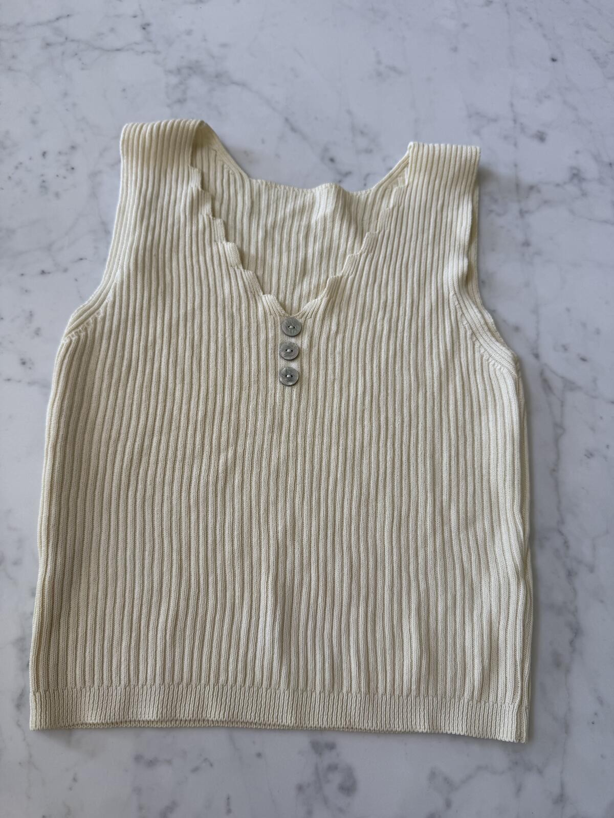 Italy Ivory Ribbed Knit Sweater Vest Scallop V-Neck Button Front One Size