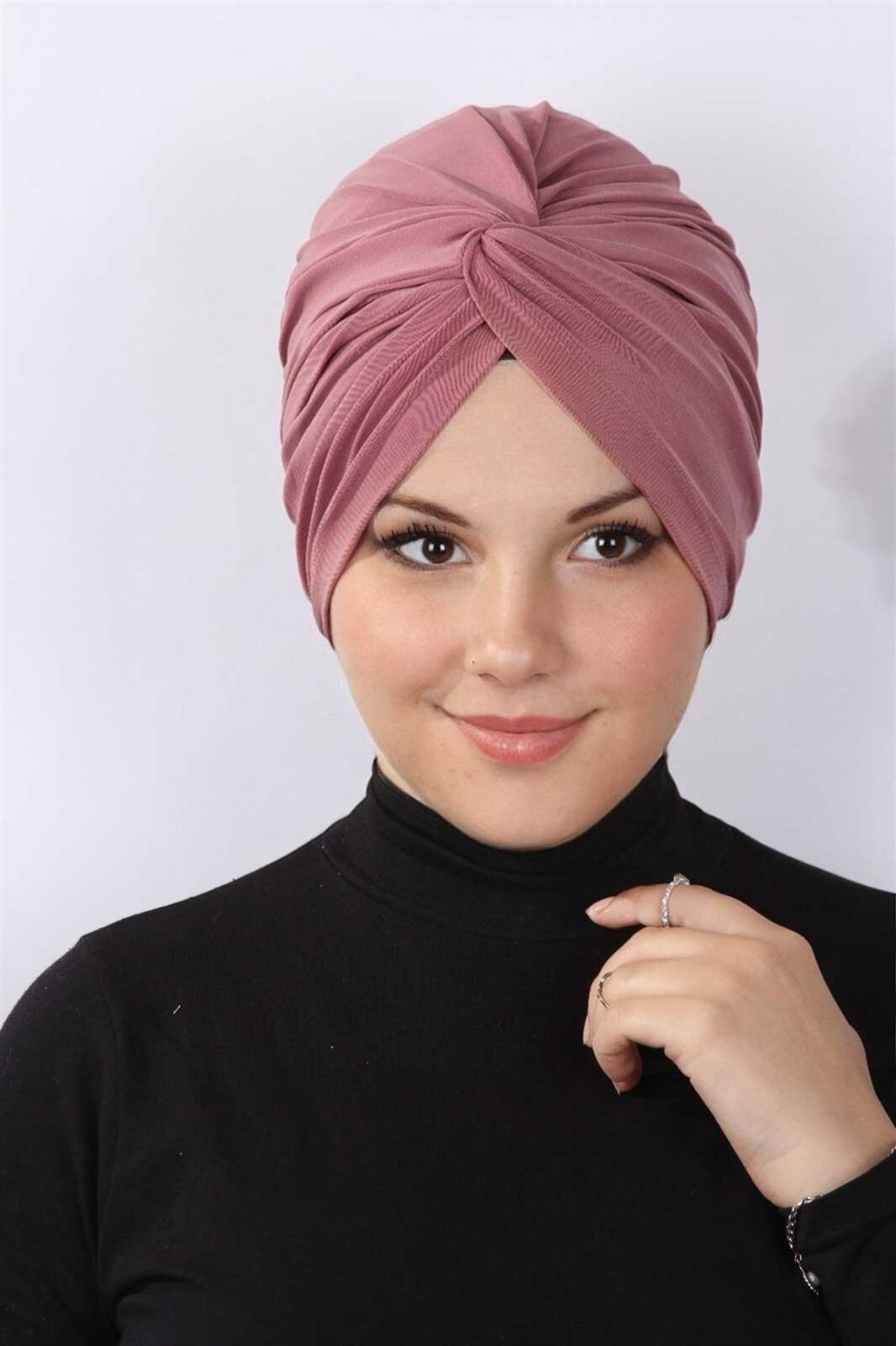 Modasuccess Twisted Bonnet