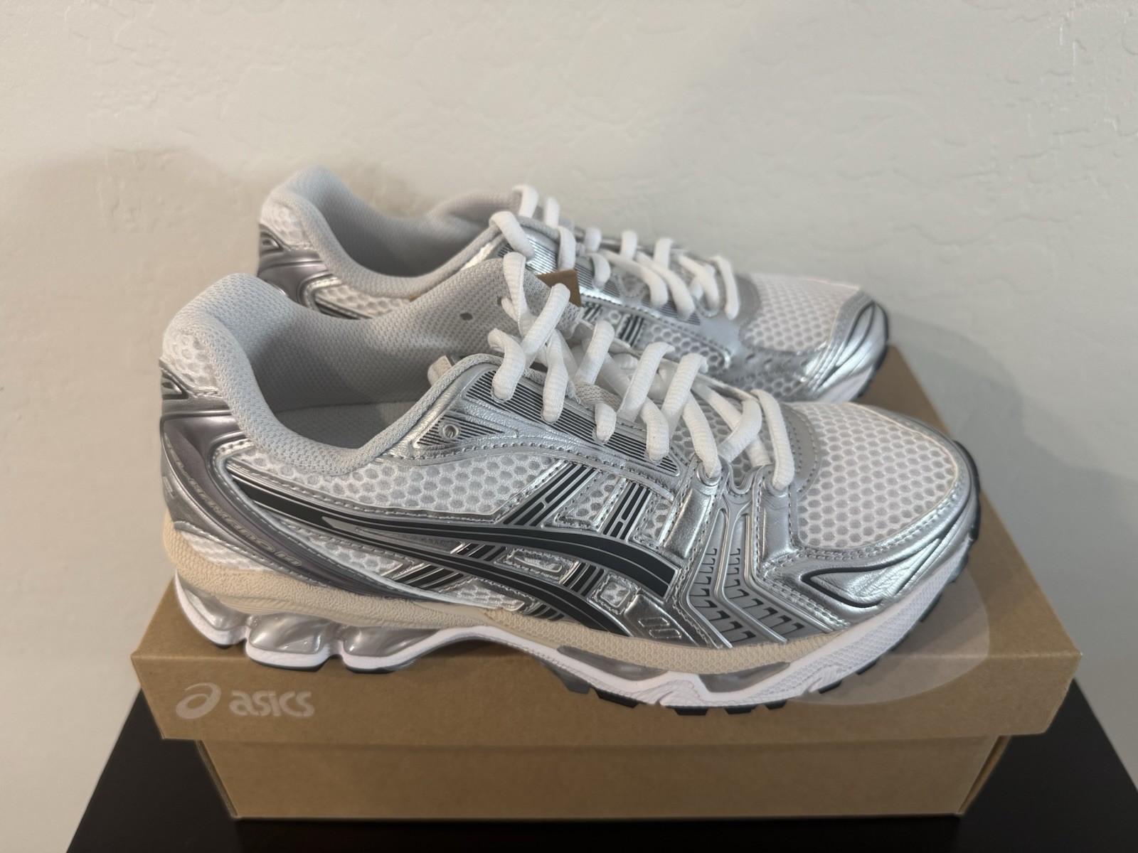 ASICS GEL-KAYANO 14 White Graphite Grey 1203A537-110 Men’s 4.5 Women’s 6